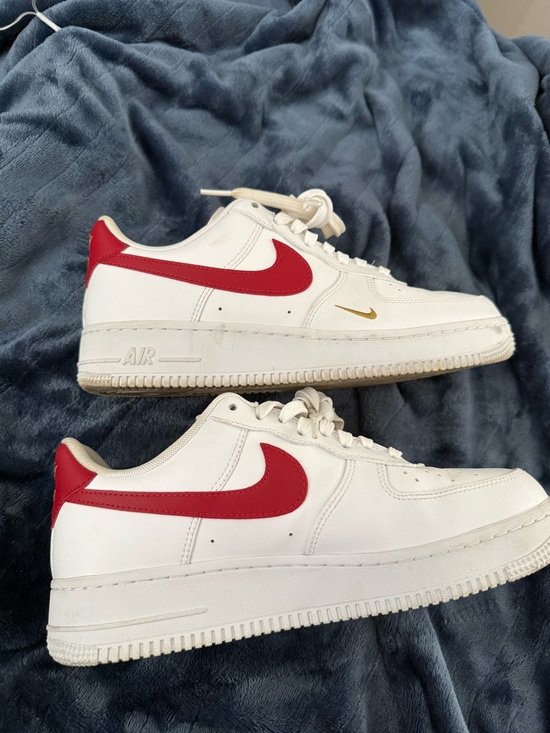 Nike White Sneakers with Red and Gold Accents - Picture 3 of 4